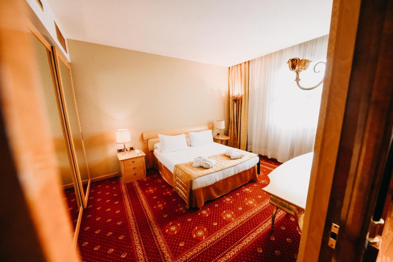 Shg Hotel Antonella Pomezia Eksteriør bilde